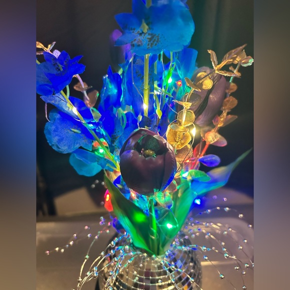 DISCO BALL FAUX FLORAL ARRANGEMENT/14’ RAINBOW LED LIGHTS/HANDMADE - Picture 3 of 8